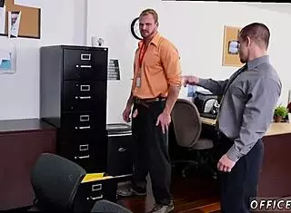 Bodybuilder bareback gay sex on first day at work