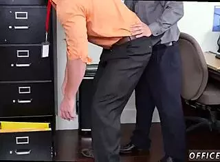 Bodybuilder bareback gay sex on first day at work