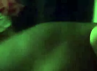 我把她折叠起来深喉爆操