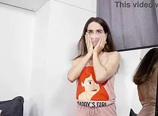 nara abel fingers her tight pussy solo