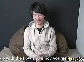 I’m hooked on this Asian teen in steamy shower play