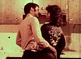 I love this retro black on black design