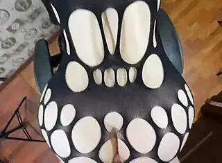 Homemade fun with stepsister's big ass in doggy style