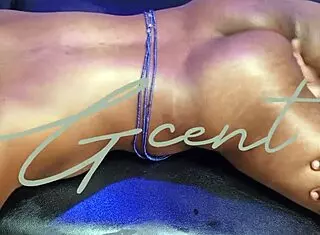 大房间按摩变手指玩穴直达高潮