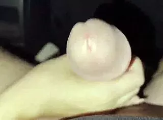 on the way home from cinema, i sucked a guy's cock in the car with friends 😏