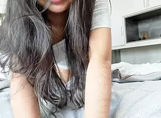 Entering a luxurious hotel in Lince leads to unexpected encounters