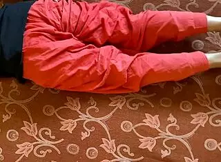 I, college slim girl, fuck security guard at night