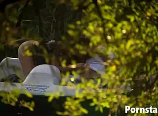 gorgeous babe dru berrymore getting horny outdoors 😏