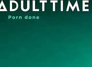 i watch khloe kingsley orgazm up close wit fingering