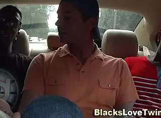 Watch this gay black guy jizzing in a hot threesome! 💦