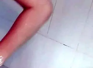 e trang nguyen bigo exposes pussy when bathing