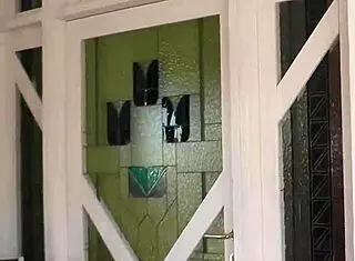 British mature lesbian gets oral fingering in heels