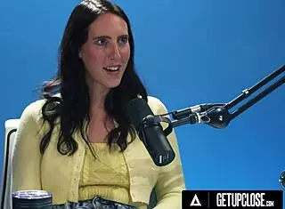 Up Close - How Women Orgasm With The Passionate Cadence Lux Solo Female Masturbation Full Scene