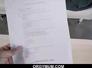 继子享继母MILF多汁骚逼后入猛干