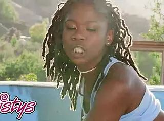 hazel grace eats demi sutra's wet pussy. she can't focus on work anymore!