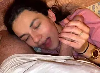 半夜叫醒女友来场深夜猛干