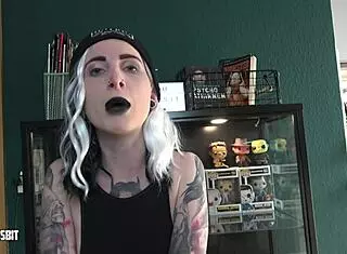 Exhibitionism challenge lou nesbit lia louise