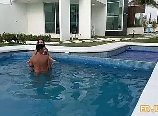 Day off for Mexican producer recording content