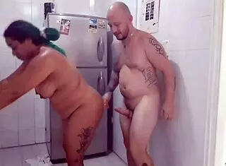 Latina Empleada Chupa Verga Masturba Coño