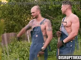 older milf with wet pussy goes hardcore