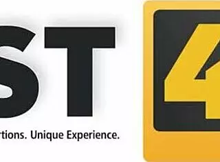 i fisted my gf's pussy in the bathroom