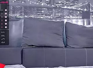 Hot milf using dildo on herself 😍