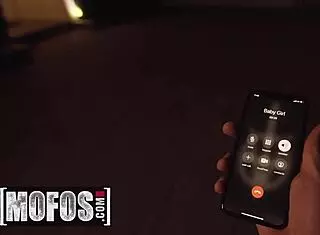 Mofos Xander看Desiree Dulce和Aubree Valentine亲热硬爆双飞