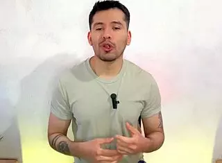 Boss Twink Sucks In Coffee Shop