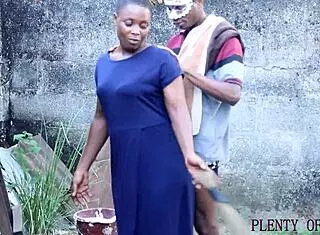 Ghetto couple gets wild with public sex outside their house