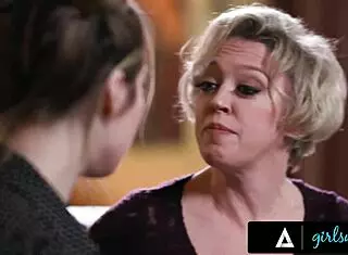 Girlsway Star Dee Williams Wildly Bangs a Superfan in Anime Cosplay