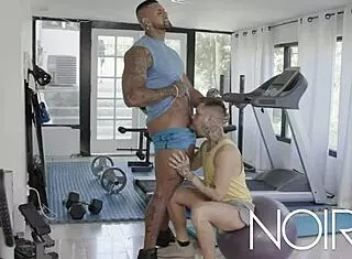 Sui-Feng and Rangiku Matsumoto have intense sex in Bleach hentai