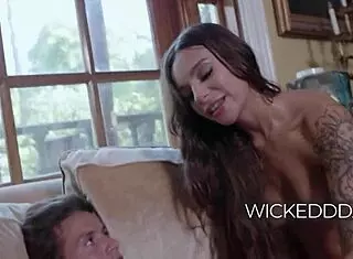 小个子April难忘巨屌