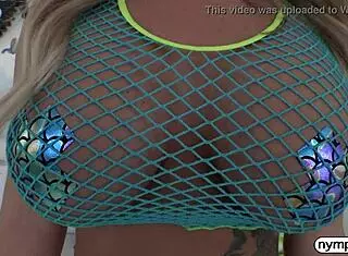 Nympho busty blonde Cali Carter enjoys intense scenes