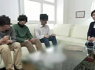 japanese virgin’s first raw experience with mature woman