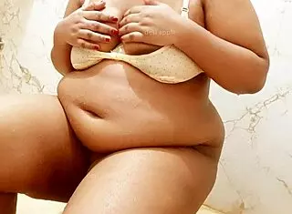 Indian College Girl Shows Big Boobs