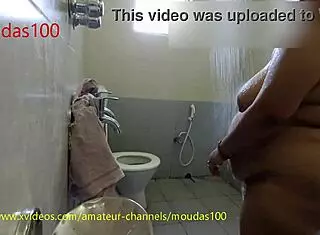 desi bengali bhabi bathin so juicy... oops!