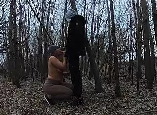 公园公开吸吮硬屌