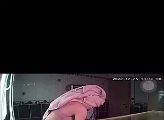 spying on amateur shower teen 18+ blonde french girl