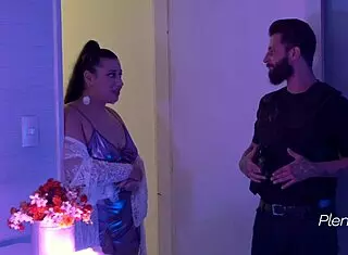 a vizinha chamou a policia pra acabar com nossa festinha e chupamos ele tambem - biella e agatha ludovino