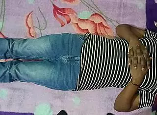 Hey! Indian Housewife Caught in Dirty Bedroom Action!