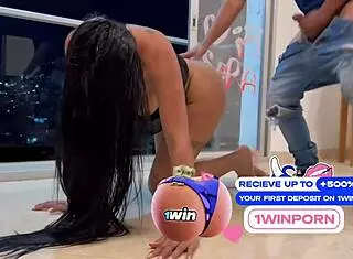 seduce pizza delivery man and fuck until cum - melany latina