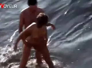 Hot teen babe pounded into beach sand by voyeur