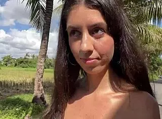 Boss's Daughter Seduces Employee at Villa!