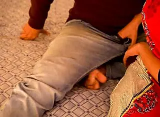 Indian Housewife's Horny Creampie On Bed With Hindi Moans