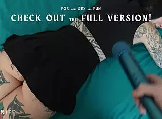 I sneak sex with my step sister's hot bff.