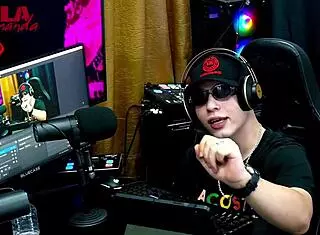 Ruan Shows Off His Cock to Lary Cubas in Public Outdoor Interview - Is It Big Enough?