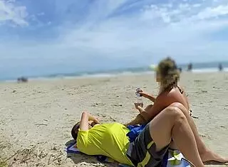 怪物鸡巴POV户外熟女当众再射