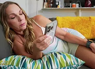 Step mom dares to suck junior's cock for fun!