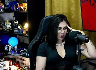 Ruan Shows Off His Cock to Lary Cubas in Public Outdoor Interview - Is It Big Enough?