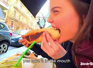 年轻妹吞下多汁精液